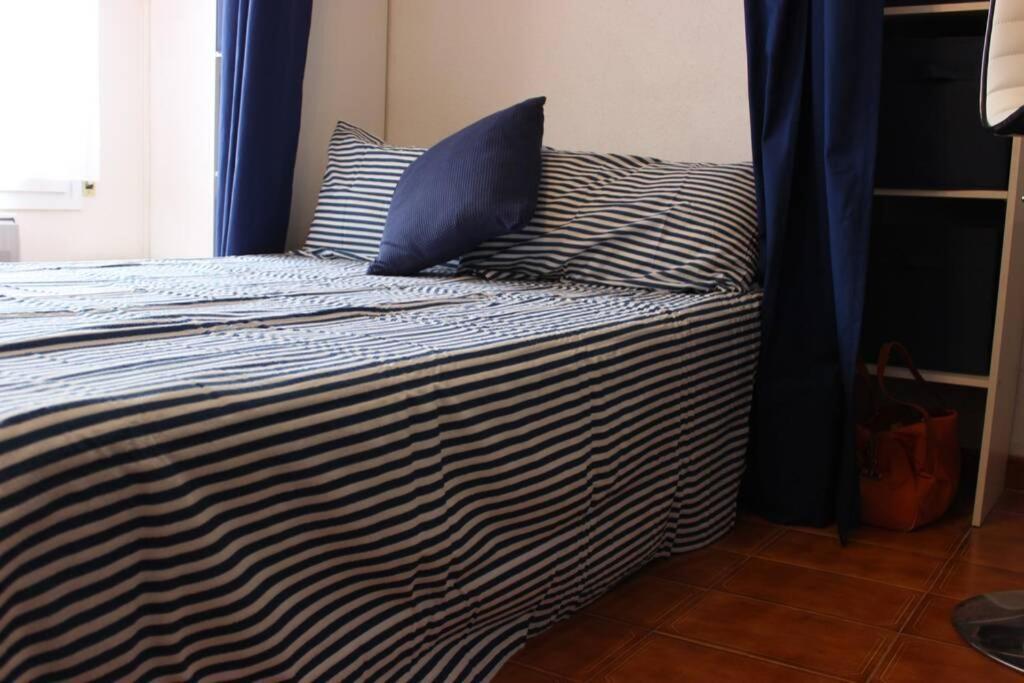 Luxury 4 Bed Apartment On Coastal Footpath At Cap Ras Llança Eksteriør bilde